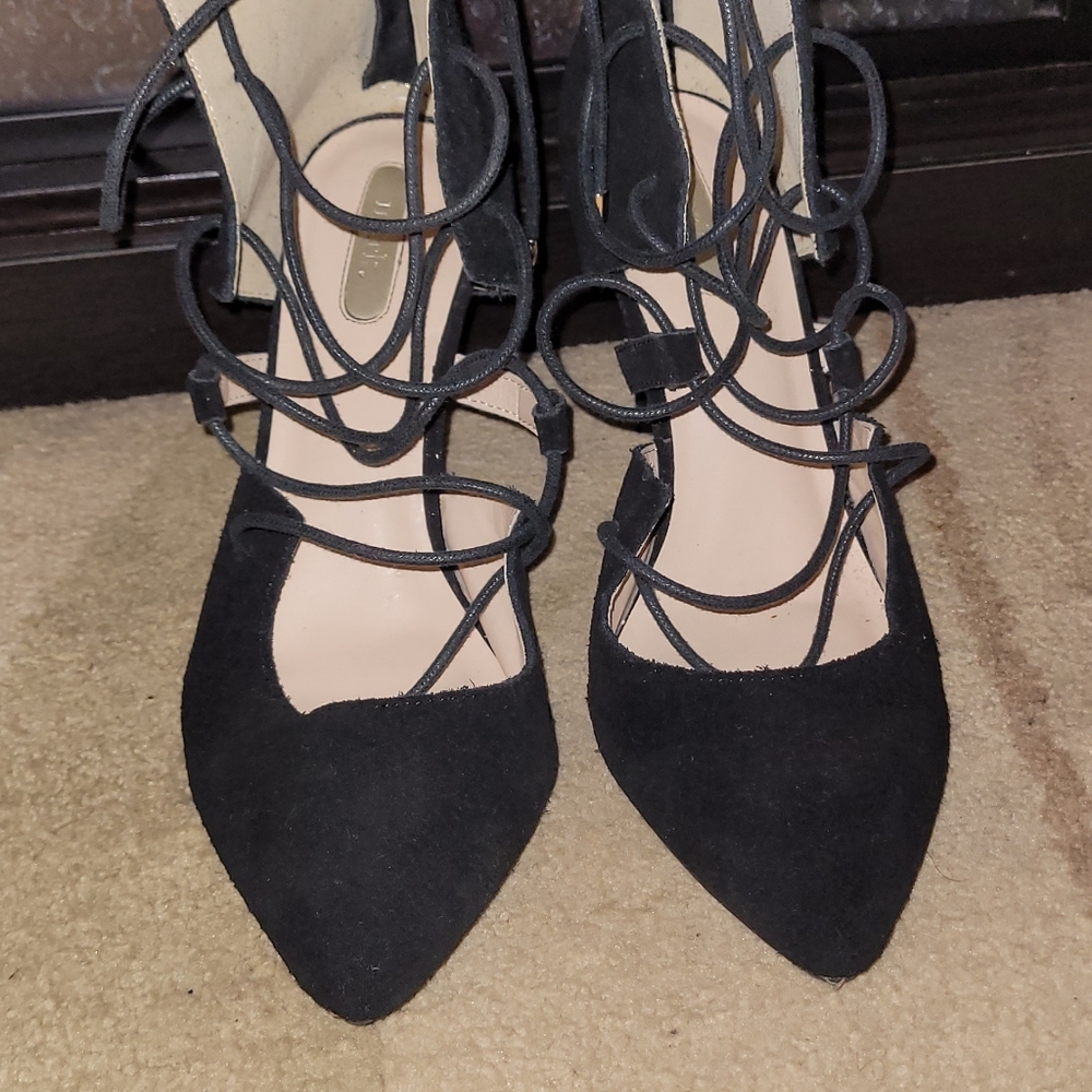 Shoes - Picture 4 of 4